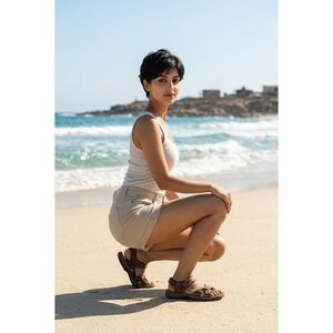 Las Olas Women 16 Khaki Chino Shorts Beige Cuffed Stretch Cotton S-700 NWT